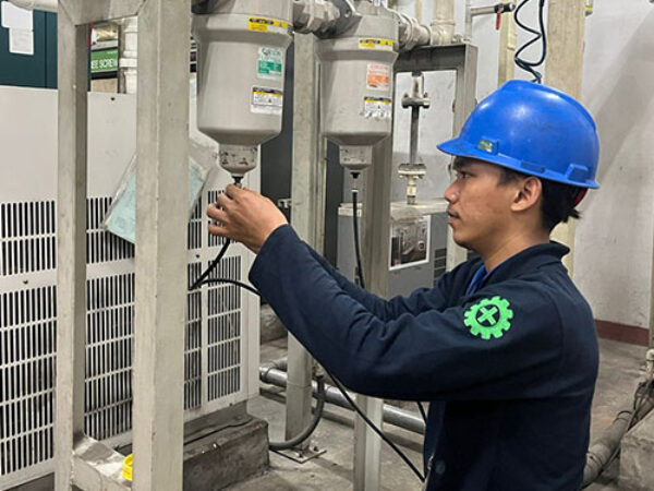 teknisi (2) teknisi (2)